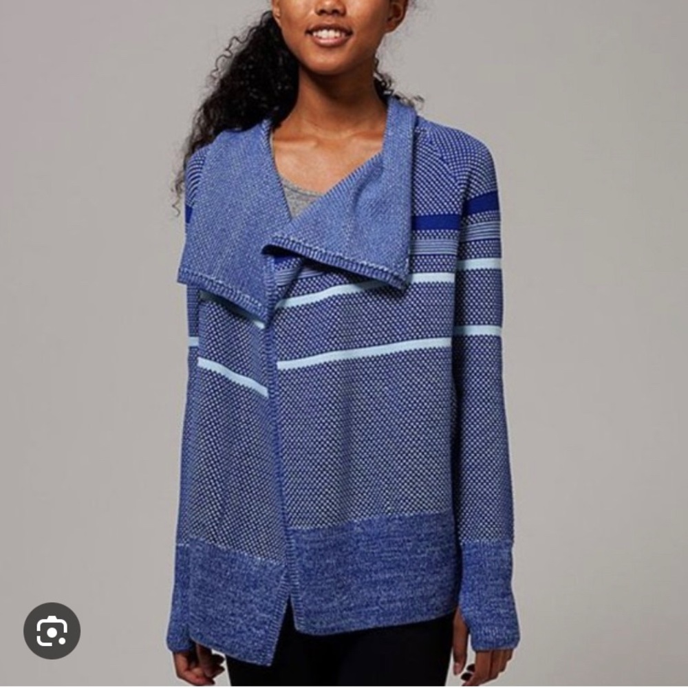 Ivivva Feeling Toasty wrap sweater navy and white size 14 with pockets